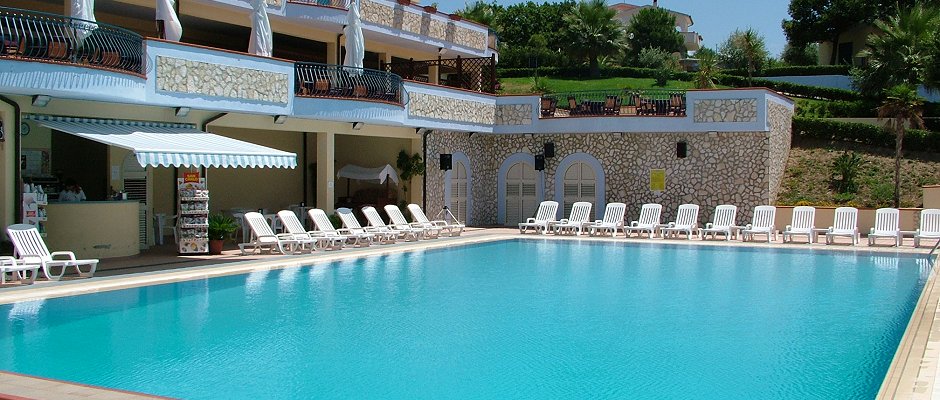 <b>Scalea - Residence Panorama: Piscina</b>